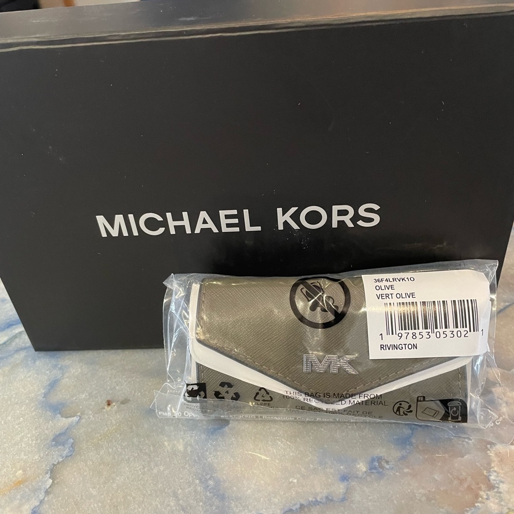 MICHAEL KORS Rivington Leather Key Holder 🎄🎄 - Picture 6 of 14